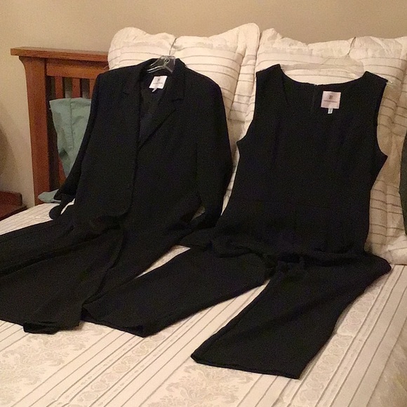 Woman’s pant/jumper suit and jacket. Fattaneh Bahari. Black, 16. - Picture 5 of 15